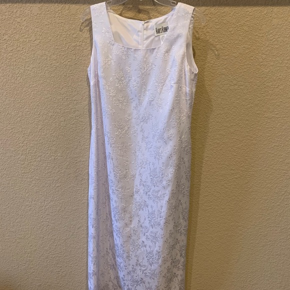 Kari’s Korner sleeveless with jacket - Picture 7 of 9